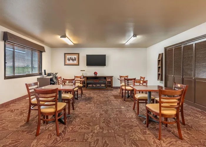 Colstrip Inn & Suites